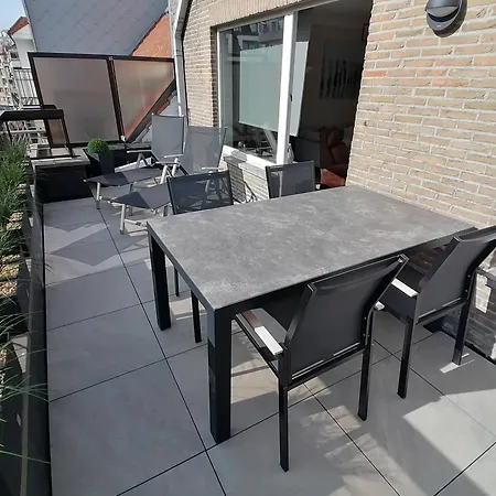 Floravacances, Gezellig Vertoeven Aan Zee, Met Vernieuwd Terras Apartmán