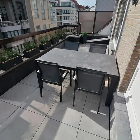 Floravacances, Gezellig Vertoeven Aan Zee, Met Vernieuwd Terras * Knokke-Heist